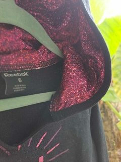 6A | Buzo negro c capucha y letras fucsia y rojo - REEBOK - Talle 6 años en internet
