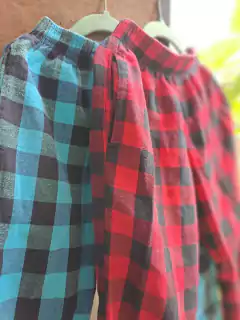 Set: 2 pantalones algodon , a cuadros negro y rojo y negro y azul - ELEPANTS - Talle 8. Parece más 6/7 años. en internet
