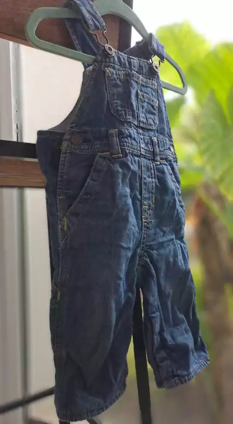 Jardinero de jean azul, forrado en algodón gris - baby GAP - Talle: 3a6 meses