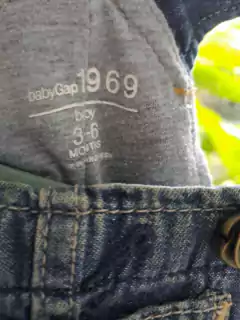 Jardinero de jean azul, forrado en algodón gris - baby GAP - Talle: 3a6 meses en internet