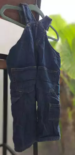 Jardinero de jean azul, forrado en algodón gris - baby GAP - Talle: 3a6 meses - Lo Canto • Moda Circular