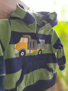 Buzo micropolar a rayas verde y azul c tractor amarillo-CARTERS -Talle 3 meses - comprar online