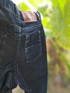9/12M | Pantalón corderoy finito azul oscuro . H&M. Talle 9a12 meses - Lo Canto • Moda Circular