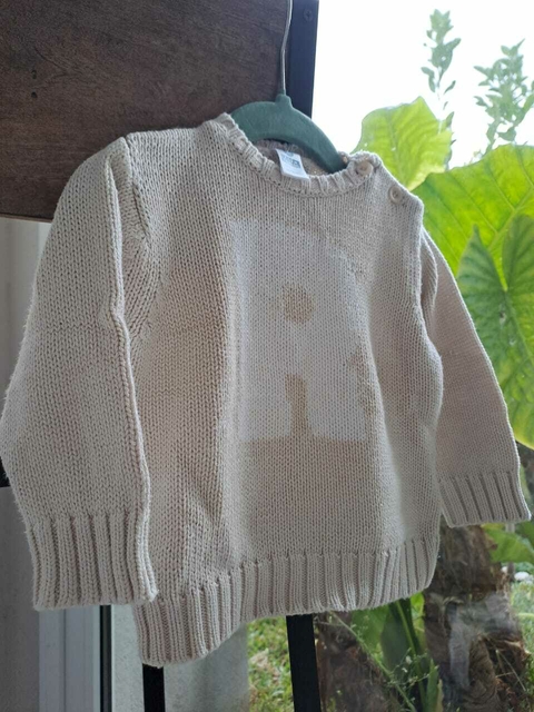 6/12M | Sweater beige con letra R. 6 a 12 meses.