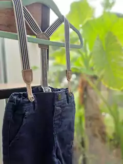 Pantalón azul con tiradores. YAMP. 6 meses. - comprar online