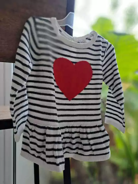 Sweater a rayas azul y blanco c corazon rojo - CARTERS - Talle 12 meses