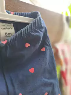 Set 2 pantalones de algodon elastizado: azul c corazones rosas + blanco c corzones rosa y rojo -CARTERS-Talle 6 meses en internet