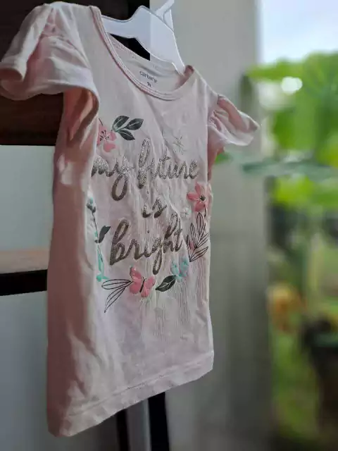 Remera MC rosa claro c flores y letras doradas - CARTERS - Talle: 3 años