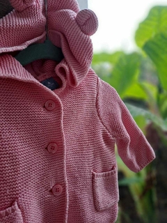 3/6M | Sweater rosa abotonado, capucha oso- baby GAP - Talle: 3a6 meses en internet
