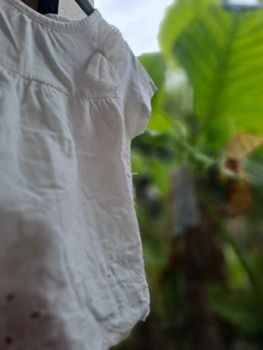 Remera MC blanca c broderie abajo y aplique de moño en tul - ZARA - Talle: 12 a 18 meses - comprar online