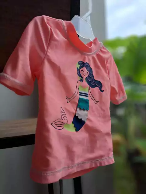 Remera de agua rosa c sirena en azules y verde - CARTERS - Talle: 18 meses