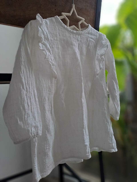 Camisa blanca ML de gasa pañalera, c volados - MINI POU - Talle 5 años