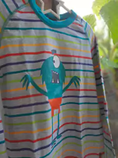 Remera ML gris a rayas multicolor c monstruo - GRISINO - Talle: 9 de la marca que es 8 años. - comprar online