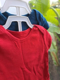 Set 2 bodys MC azul + rojo - PRIMARK - Talle: 3a6 meses en internet
