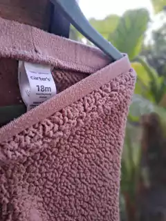 Outlet-Set: buzo y pantalón rosa viejo, corderito. Cara de osito- CARTERS - Talle 18 meses - tienda online