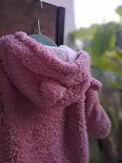 6M | Enterito corderito rosa, cierre y capucha osito, forrado en algodon - CARTERS - Talle: 6 meses - Lo Canto • Moda Circular