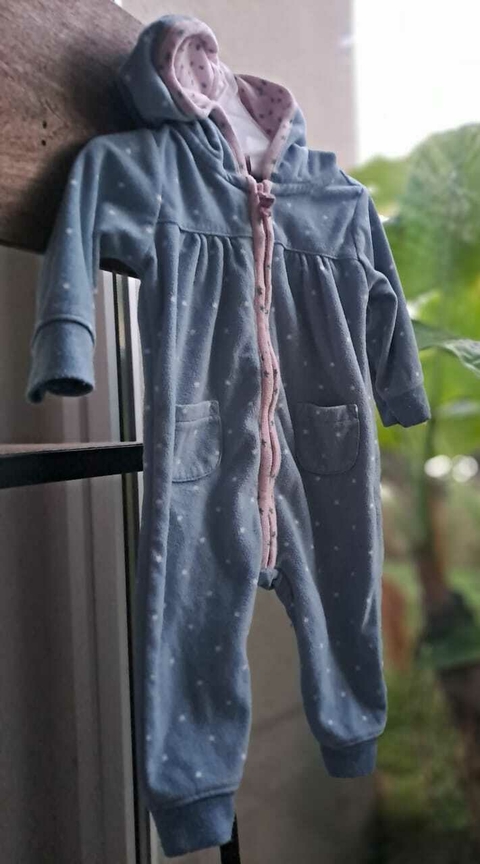 OUTLET - Pijama entero capucha y cierre polar celeste lunares blancos, interior rosa y etsrellas verdes, zorrito atras-CARTERS -Talle 6 meses