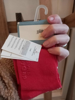 NUEVA- Medias rojas con estrellitas. GAP. 4/5 años. - comprar online