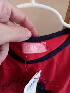 2/3A | NUEVA- Remera roja MC con apliques de niña. MINOTI. 2/3 años. en internet