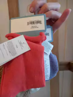 NUEVAS- Dos pares de medias GAP 4/5 años. en internet