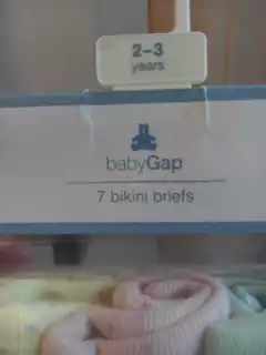 NUEVO- 7 bombachas. GAP. 2/3 años. - comprar online