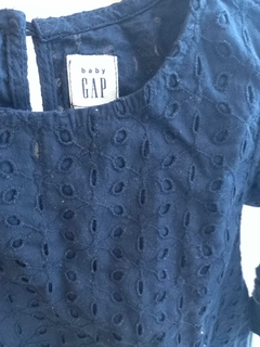 Camisa azul calada ML. GAP. 3 años. en internet