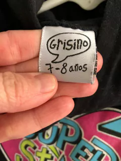 Buzo negro con capucha y estampa con brillo. GRISINO. 7/8 años. en internet