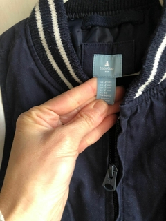 Campera con líneas blancas. GAP.. 2 años. - comprar online