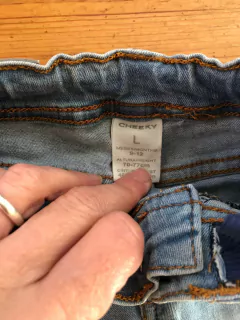 Jean celestes con bordado de flores. CHEEKY, 9 a 12 meses. - comprar online