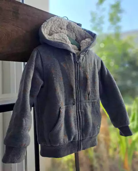 Buzo gris c capucha, corderito interno - MIMO - Talle: 3 años