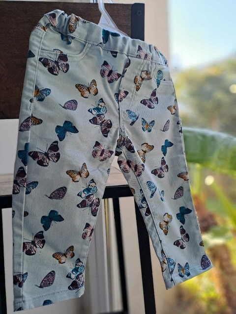 Pantalón celeste c mariposas - H&M - Talle 6a9 meses