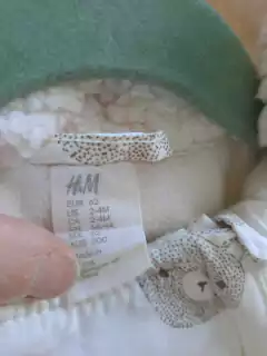 2/4M | Enterito algodon y polar, blanco c ositos, cierres diagonales, capucha c corderito-H&M-Talle:2-4 meses - Lo Canto • Moda Circular