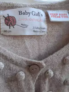 Sweater beige c aplique de bolitas en pecho - ZARA - Talle 2-3 años - comprar online