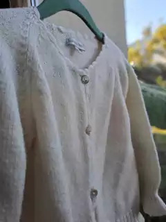 24M | Sweater crudo c voladitos en puños y cuello -BABY COTTONS - Talle 24 meses - comprar online