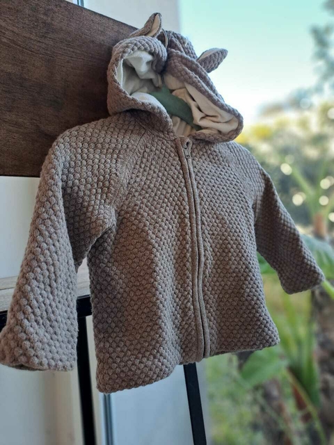 Buzo marron clarito c capucha, panal - H&M - Talle 4a6 meses