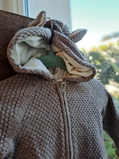Buzo marron clarito c capucha, panal - H&M - Talle 4a6 meses - comprar online