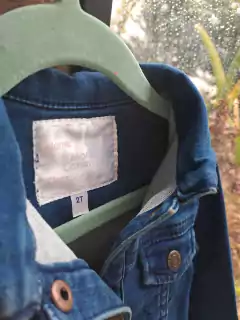 Campera de jean azul elastizada, cuello redondo - MON CARAMEL - Talle 2 años en internet