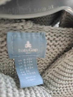 Sweater gris prendido capucha oso - baby GAP - Talle 6a12 meses - Lo Canto • Moda Circular