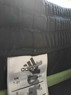 OUTLET -Pantalón deportivo negro c rayas blancas - ADIDAS - Talle 7 años - comprar online