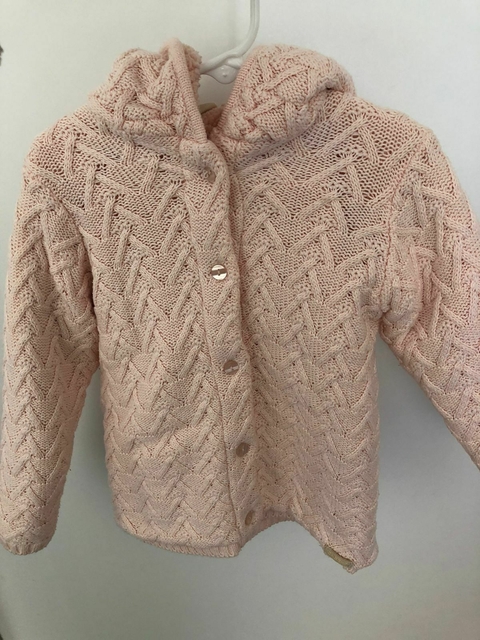 Campera tejida con corderito adentro y capucha. CHEEKY. 2 años.