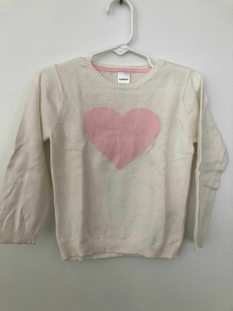 Sweater natural con corazón rosa. CARTERS. 24 meses.