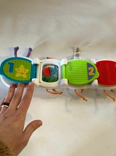 Juguete- Gusanito sensorial FISHER PRICE para bebe. en internet