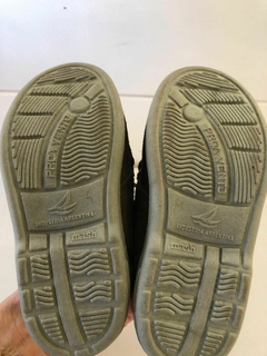 Zapatos marrones tipo mocasines de gamuza. Talle 24. en internet