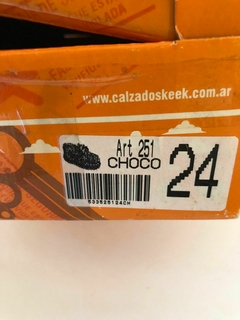Zapatos marrones tipo mocasines de gamuza. Talle 24. - Lo Canto • Moda Circular