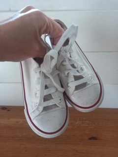 Zapatillas blancas CONVERSE. Talle 25. Ver etiqueta con medidas. - tienda online