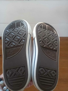 Zapatillas blancas CONVERSE. Talle 25. Ver etiqueta con medidas. en internet