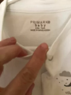 Outlet- Pijama blanco entero. PRIMARK. 6/9 meses, Manchita. - comprar online
