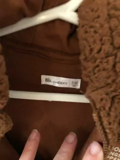 Enterito de corderito marrón con capucha. CHEEKY. 3/6 MESES. S/M de Cheeky. - comprar online