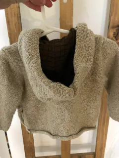 Outlet- Tapadito de lana con capucha. ZARA. 9 meses. - comprar online