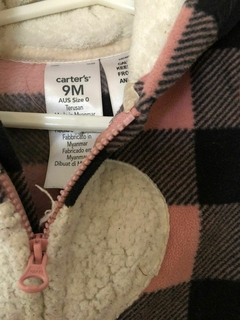 Enterito a cuadros rosa y negro de polar con capucha- CARTERS. 9 meses- - comprar online